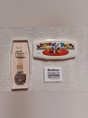 Vintage Looney tunes Armitron hand wrist watch